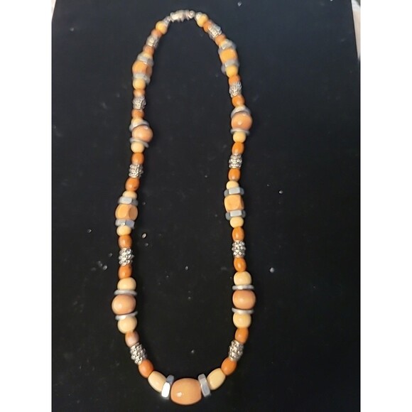 3 Vintage WOMEN'S Southwest Tribal Silvertone/cork/ wood/ Bolts 16 in Necklaces - Picture 4 of 13